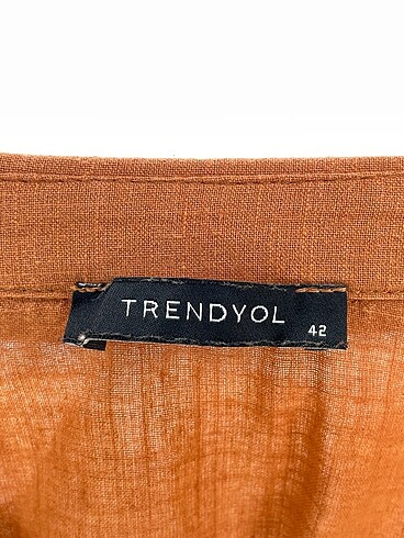 42 Beden çeşitli Renk Trendyol & Milla Gömlek %70 İndirimli.