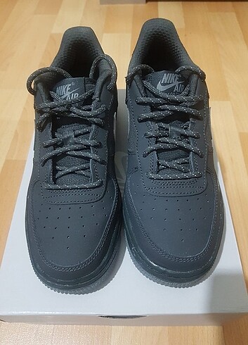 36 Beden siyah Renk orjinal nike 