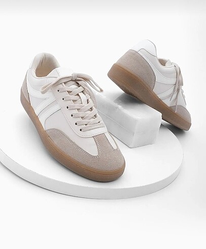 Adidas Sneaker