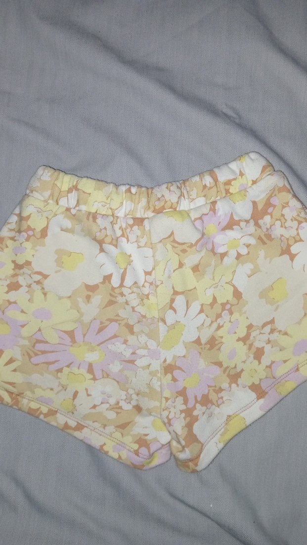 GAP Kids Çiçekli Şort 6-7 Yaş - Görsel 4