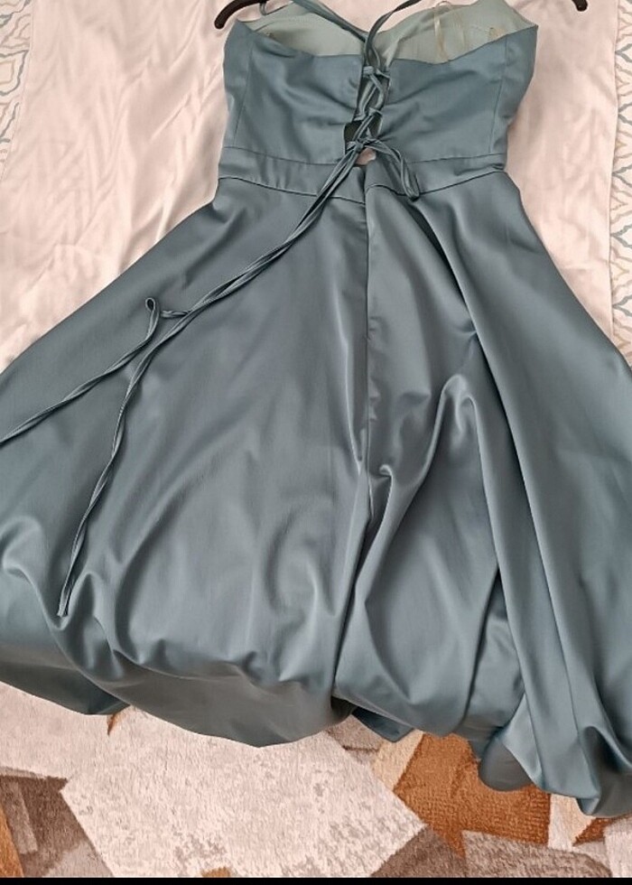 SU YEŞİLİ ABİYE ARKASI İPLİ ÖZEL GÜN ELBİSESİ - Görsel 2