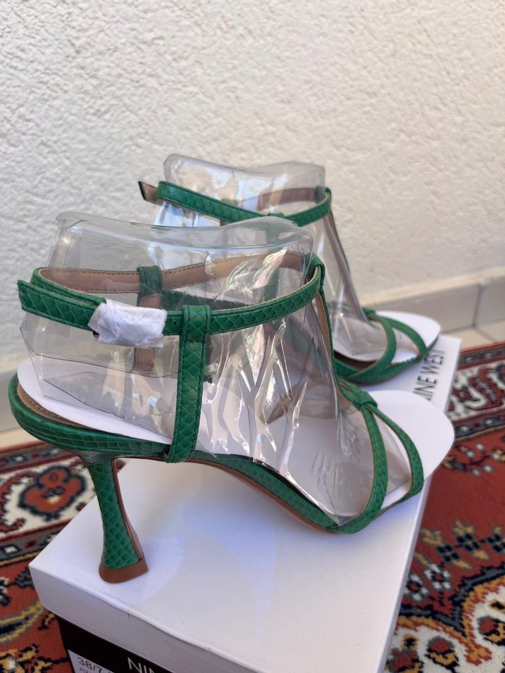 Yeşil Yılan Derisi Desenli İnce Topuklu Kadın Ayakkabı - Görsel 2