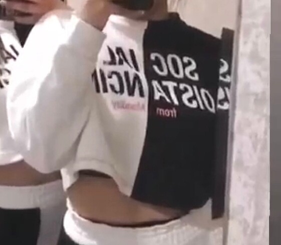 s Beden İki renkli crop sweat