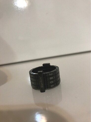  Beden Swatch tarihli yüzük