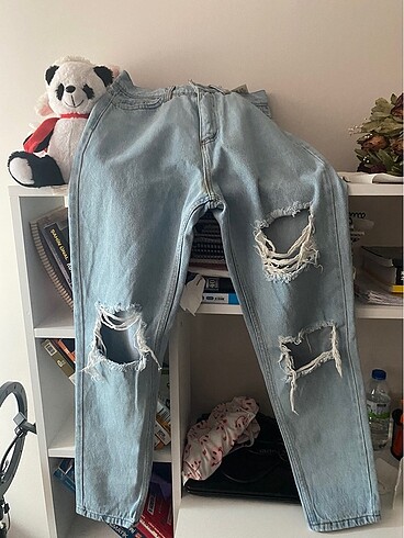 Bershka Yırtık Jean