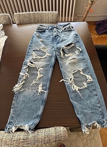 Bershka yırtık Jean