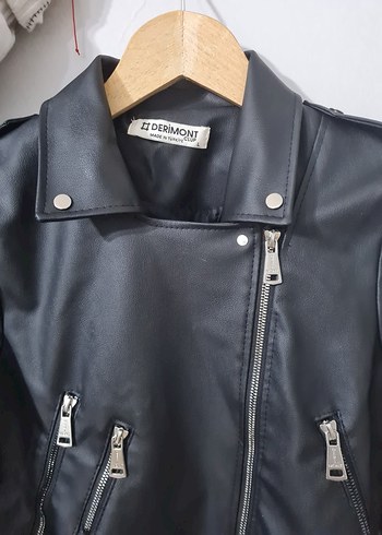 Kemer Detaylı Siyah Deri Ceket - Görsel 6