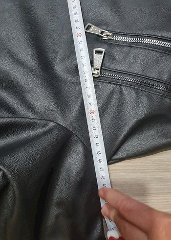 Kemer Detaylı Siyah Deri Ceket - Görsel 9