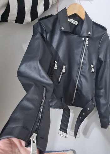 Kemer Detaylı Siyah Deri Ceket - Görsel 3