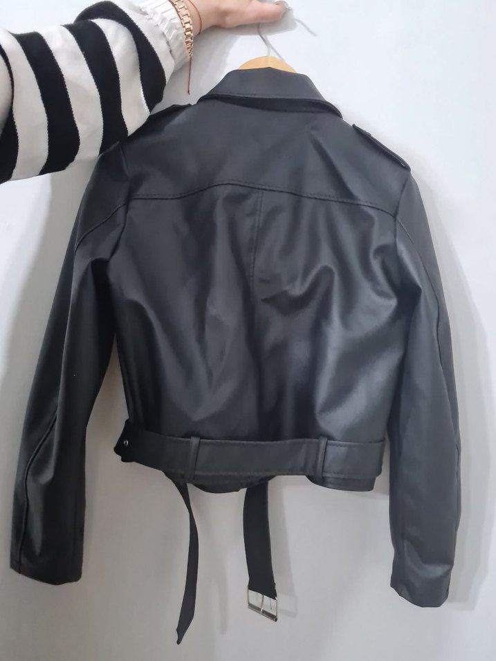 Kemer Detaylı Siyah Deri Ceket - Görsel 2