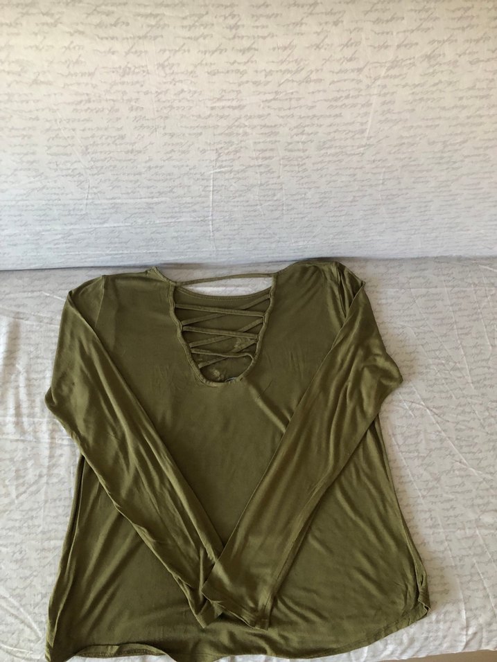 Çiçek Detaylı Baskılı sırtı çapraz ipli Bluzu - Görsel 2