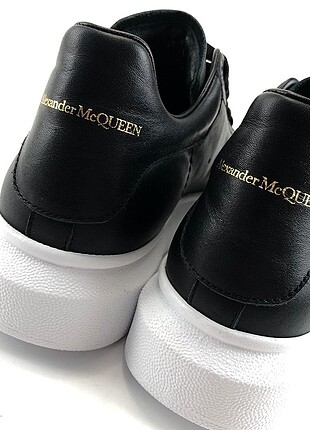 38 Beden Alexander McQueen