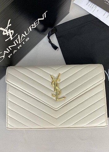 Beden Yves Saint Laurent