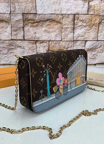 Louis Vuitton Felicie Pochette Vivienne Mascot