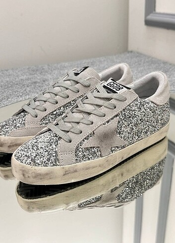37 Beden Golden Goose Delux
