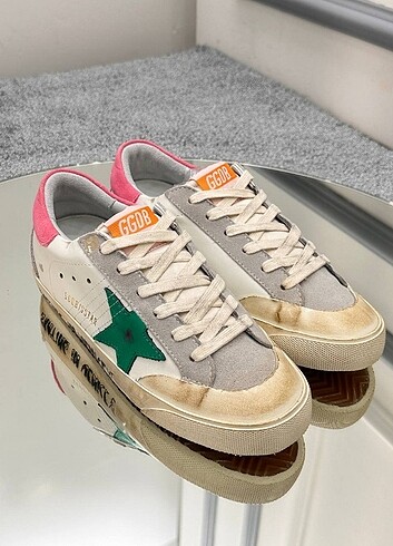 Golden Goose Delux