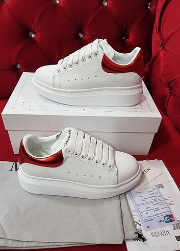Alexander McQueen Alexander McQueen 