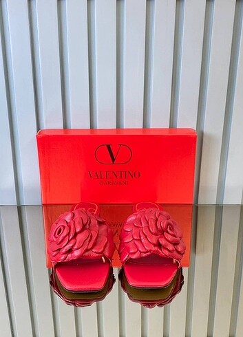 Valentino Flot Slipper