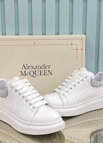 38 Beden beyaz Renk Alexander McQueen 