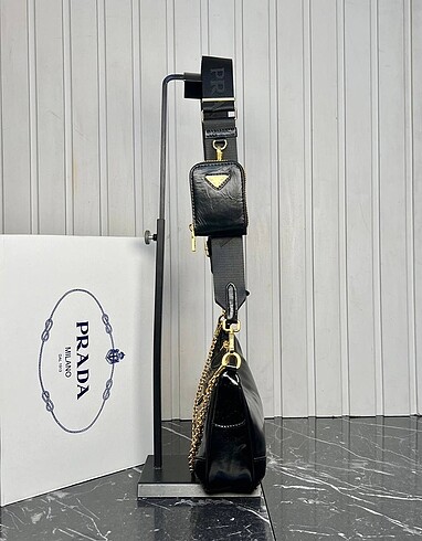 Beden Prada Re-Edition Re-Nylon Bag