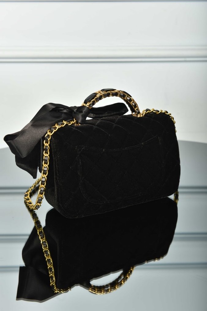 CHANEL - Mini Bag with Handle and Flap - Görsel 3