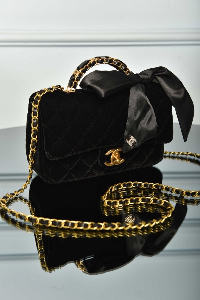 CHANEL - Mini Bag with Handle and Flap - Görsel 2