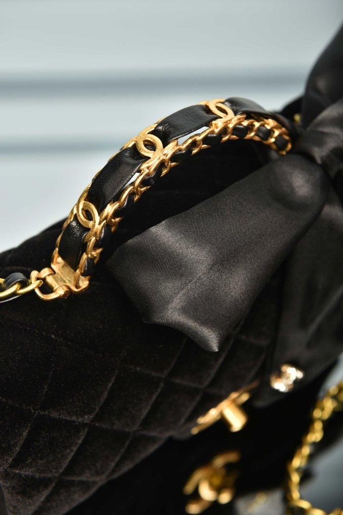 CHANEL - Mini Bag with Handle and Flap - Görsel 5