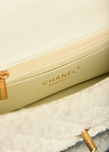 CHANEL - Mini Bag with Handle and Flap - Görsel 9