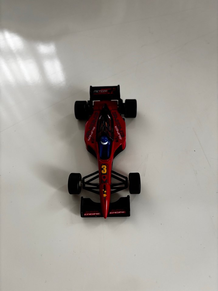 Kırmızı Yarış Arabası Oyuncak - Görsel 2