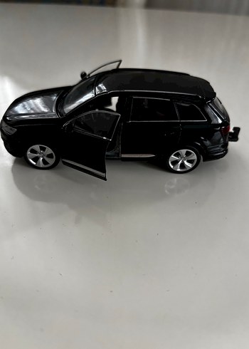 Siyah Audi Q7 Oyuncak Araba - Görsel 3