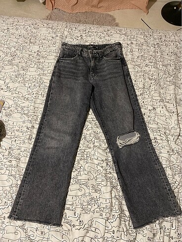 Mavi jeans kot siyah pantolon