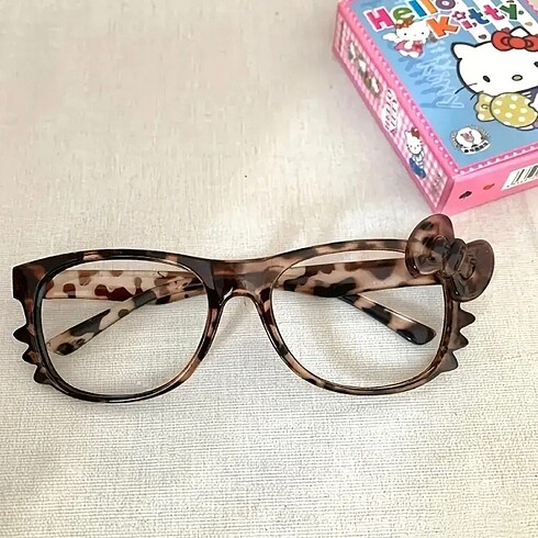 Hello Kitty Hello kitty gözlük çerçevesi