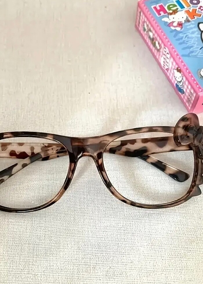 Hello kitty
 gözlük çerçevesi - Görsel 2