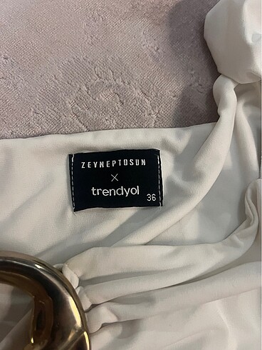 Zeynep Tosun zeynep tosun beyaz cluz