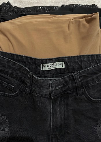 Kadın Siyah Yırtık Mini Kot Şort - Görsel 2