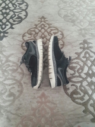 39 Beden siyah Renk nike spor ayakkabı