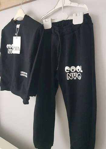 4 Yaş Beden siyah Renk Siyah Baskılı Sweatshirt ve Eşofman Altı Takımı