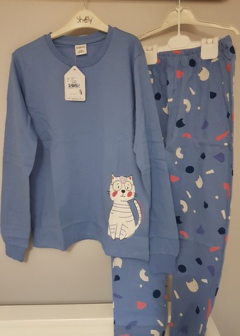 Mavi Kedi baskili pijama takimi