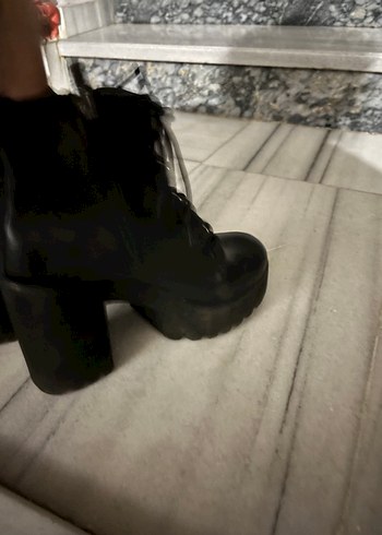 Siyah Platform Topuklu Gotik Kadın Botları - Görsel 3