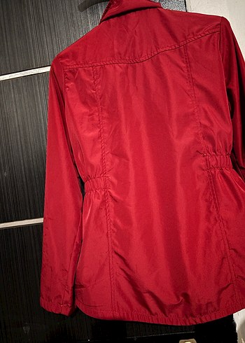 Kadın Kırmızı Uzun Yağmurluk - Görsel 4