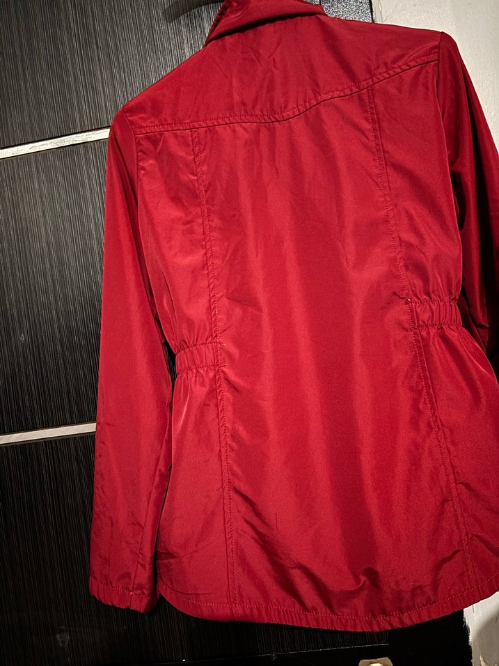 Kadın Kırmızı Uzun Yağmurluk - Görsel 4