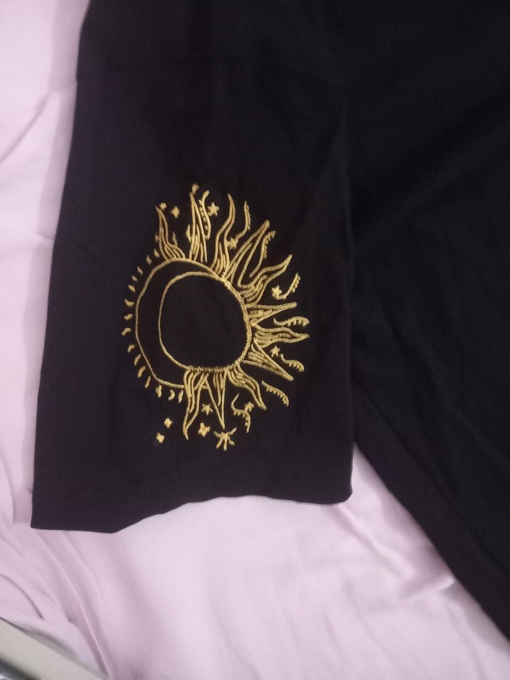 Siyah V Yaka Kadın Tişört - Görsel 2