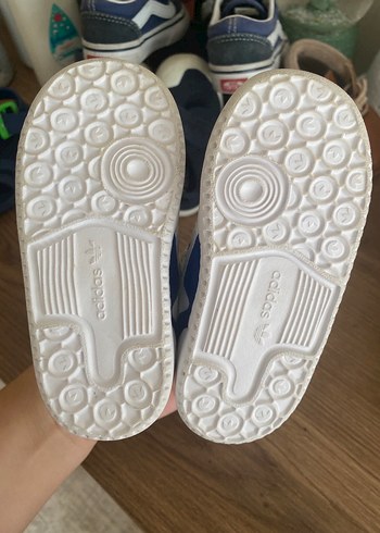 21 Beden Beyaz Erkek Çocuk Spor Ayakkabısı