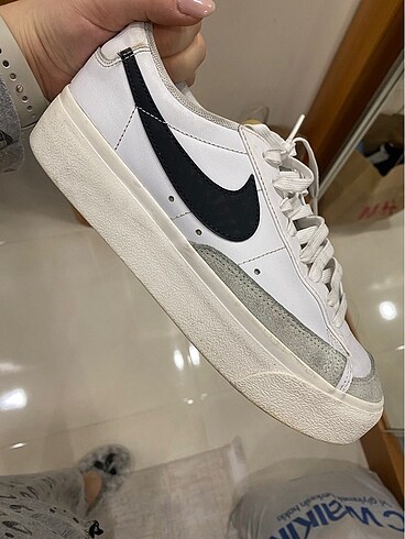 Nike spor ayakkabasi
