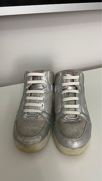 Skechers ışıklı şarj edilebilir kız çocuk botu