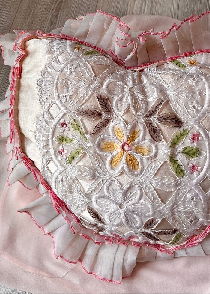 Kalpli Yastiık - Görsel 2