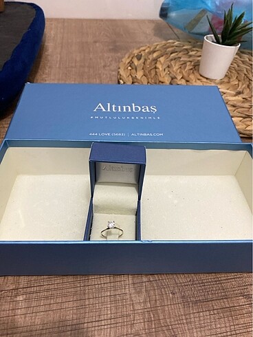 Altınbaş 8ayar tektaş yüzük
