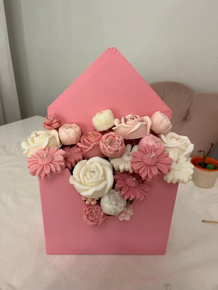 Pastel Pembe Çiçekli Dekoratif Mum - Görsel 3