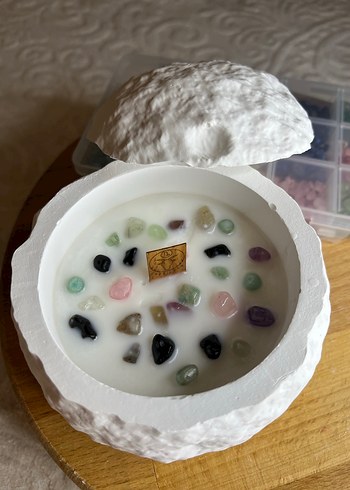 Beyaz Taş Görünümlü Mum ve Taş Süslemeli - Görsel 4