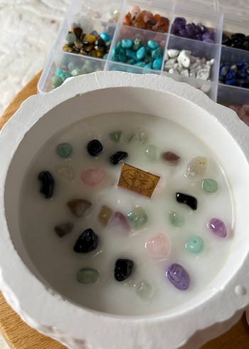 Beyaz Taş Görünümlü Mum ve Taş Süslemeli - Görsel 2